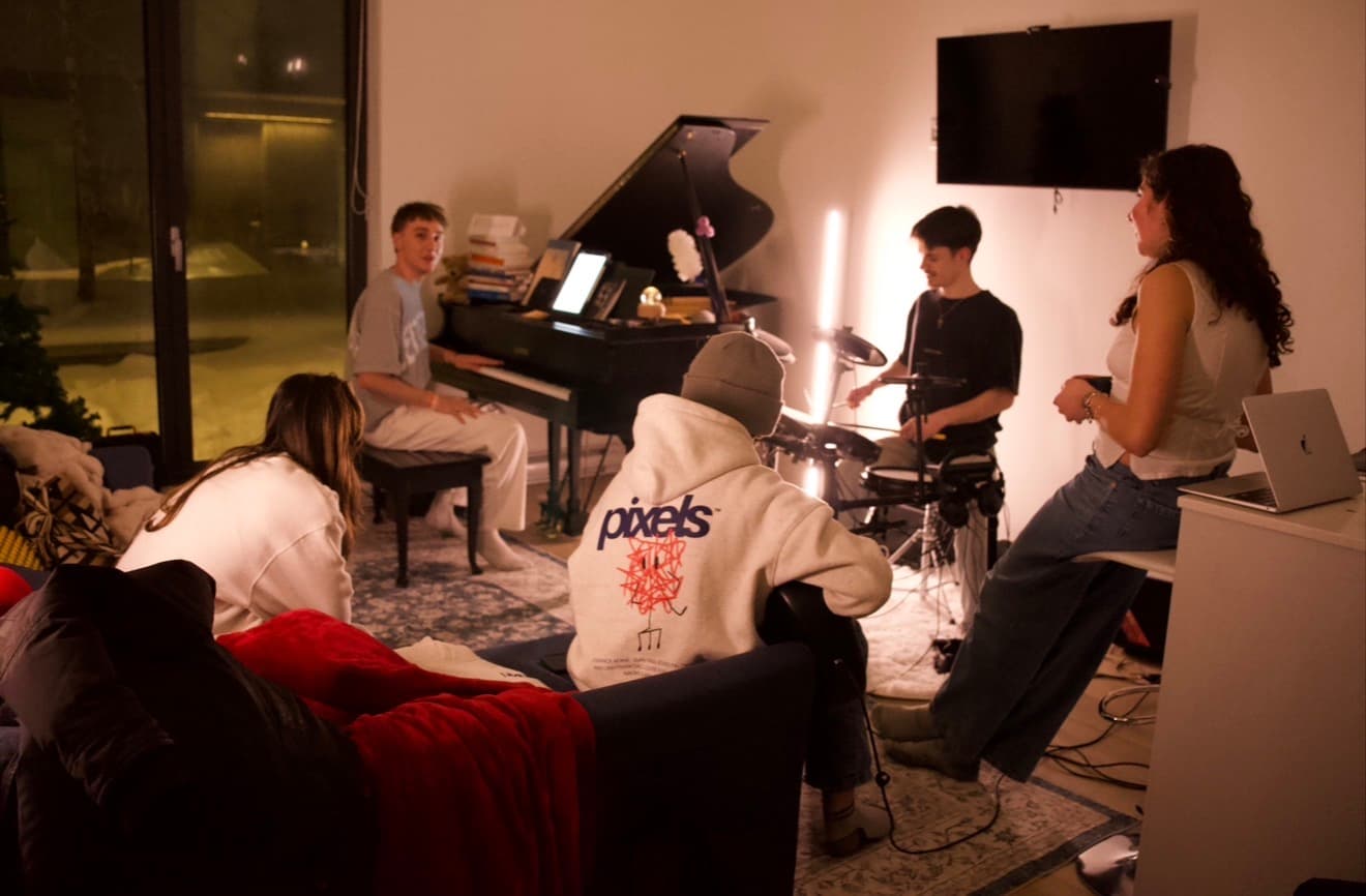 Music Monday Pixels